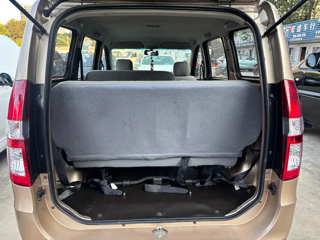 Wuling Hongguang — миниатюра 7