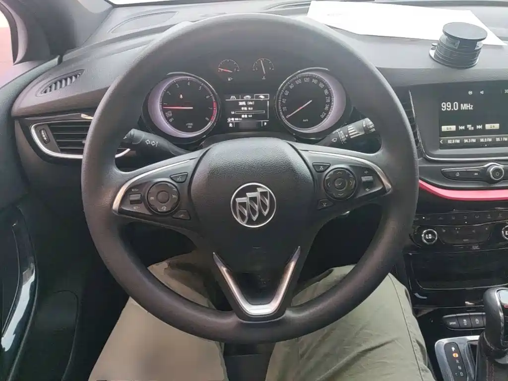 Buick Verano — миниатюра 11