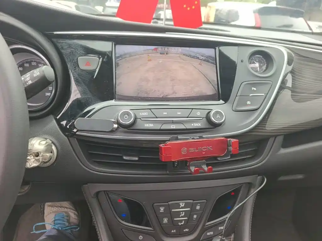 Buick Envision Plus — миниатюра 13