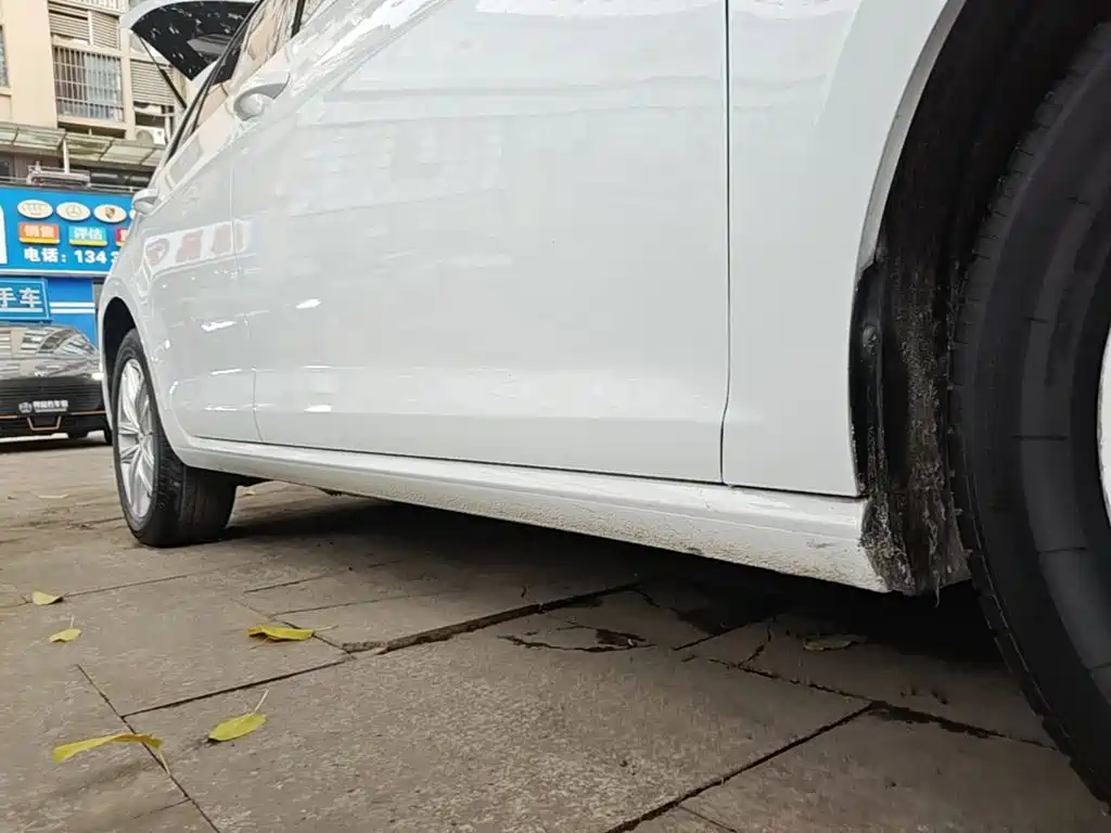 Volkswagen Golf — миниатюра 21