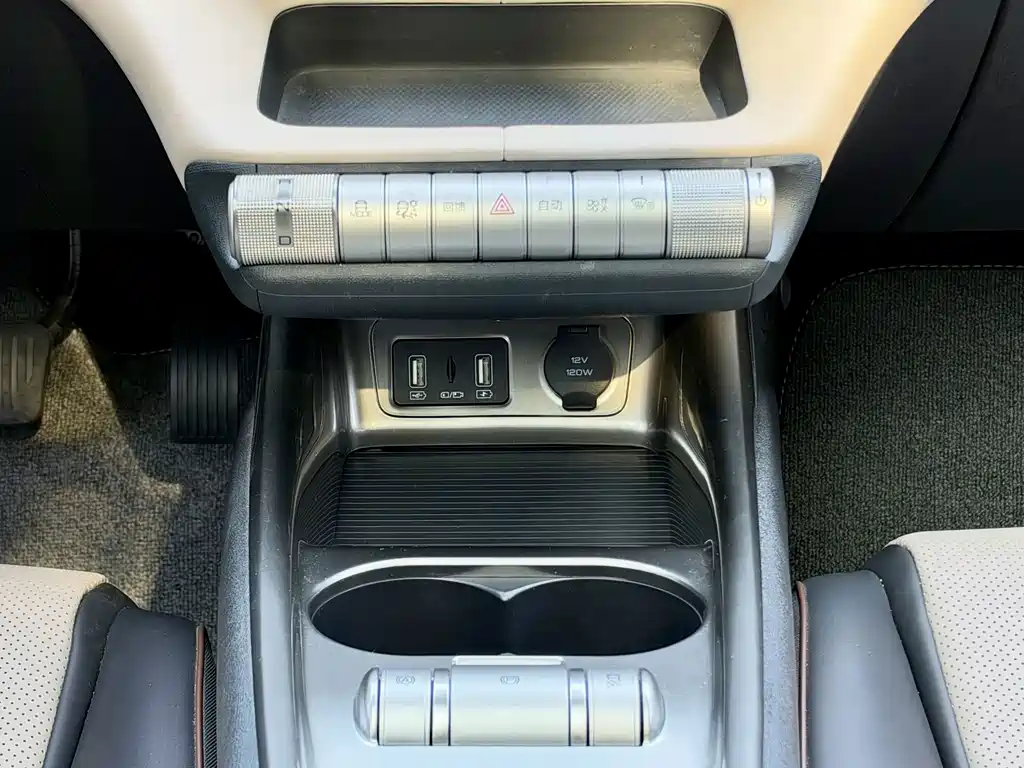 BYD Dolphin — миниатюра 10