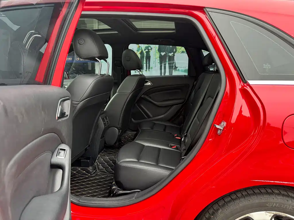 Mercedes-Benz B-Class — миниатюра 12