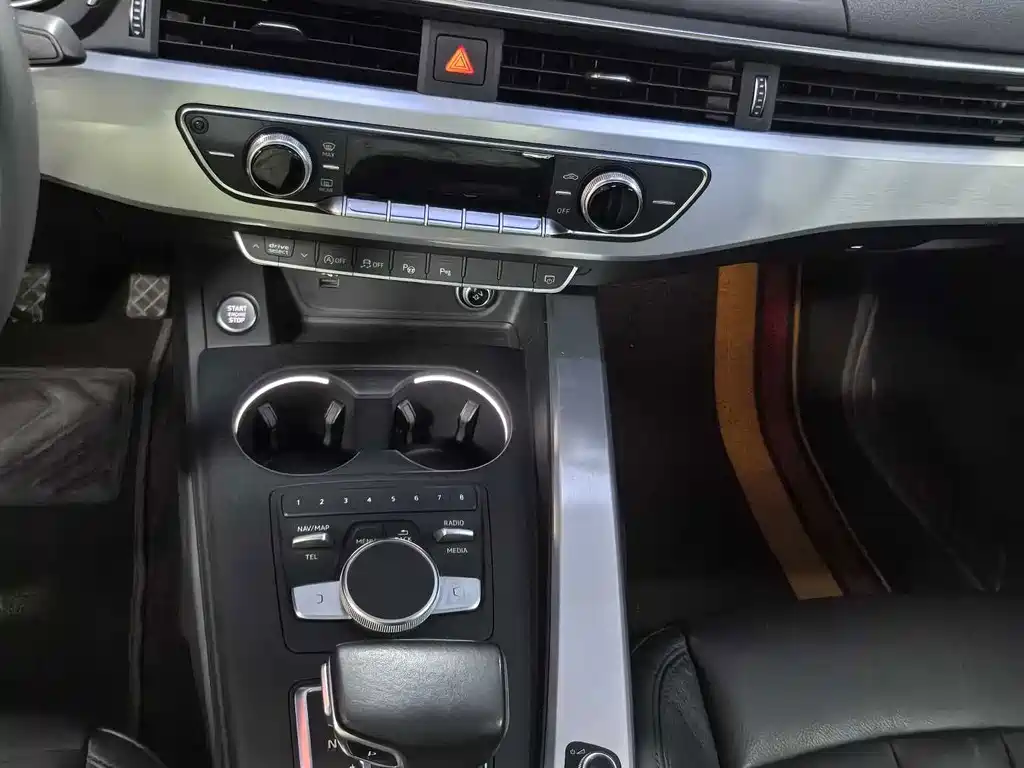 Audi A4L — миниатюра 10