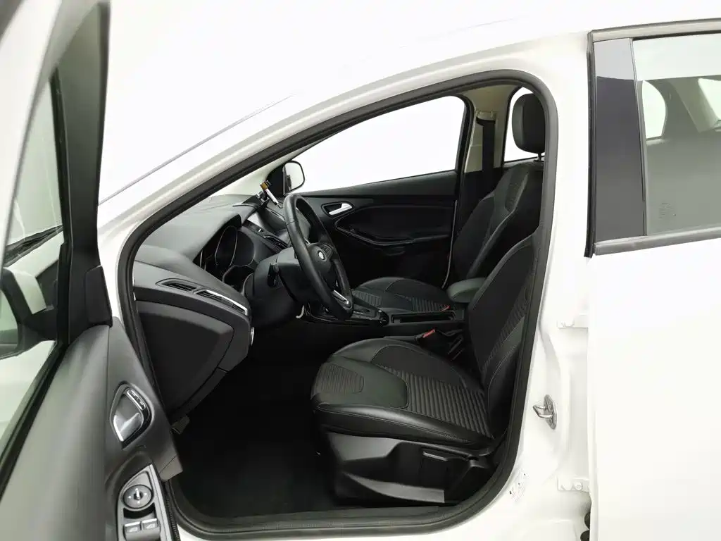 Ford Focus — миниатюра 10