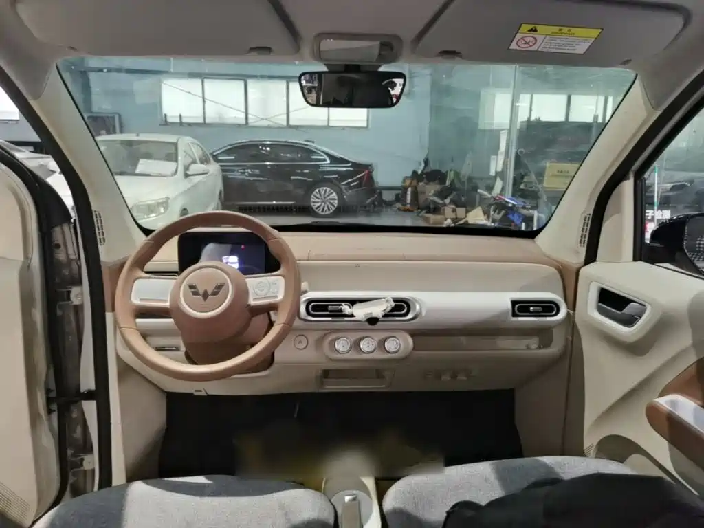 Wuling MINIEV — миниатюра 10