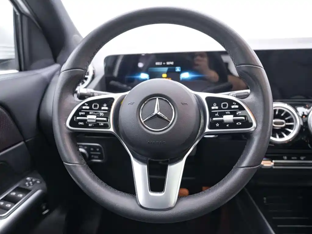 Mercedes-Benz GLA — миниатюра 17