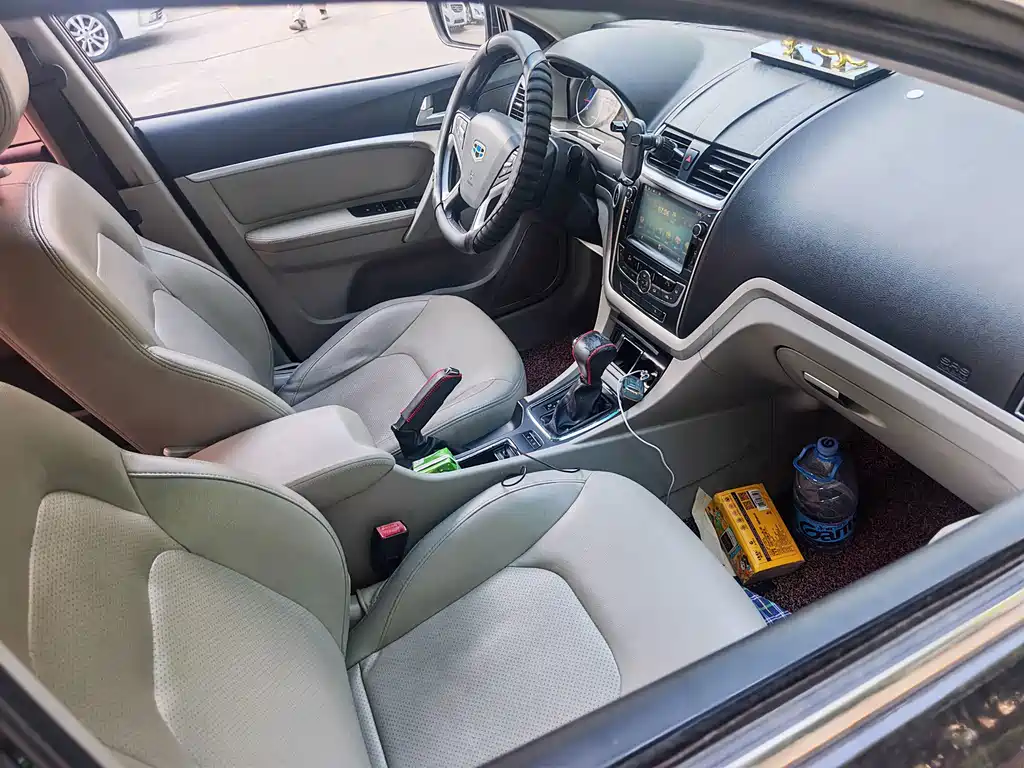Geely Emgrand — миниатюра 6