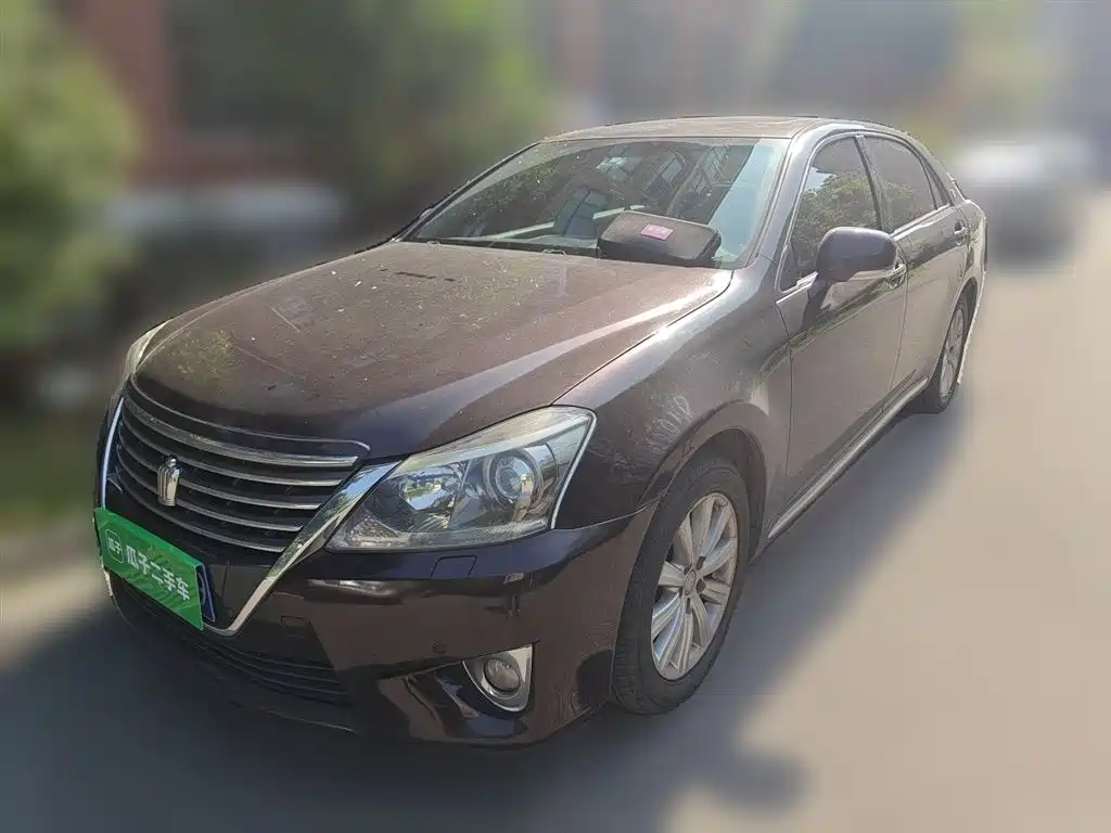 Купить Toyota Crown