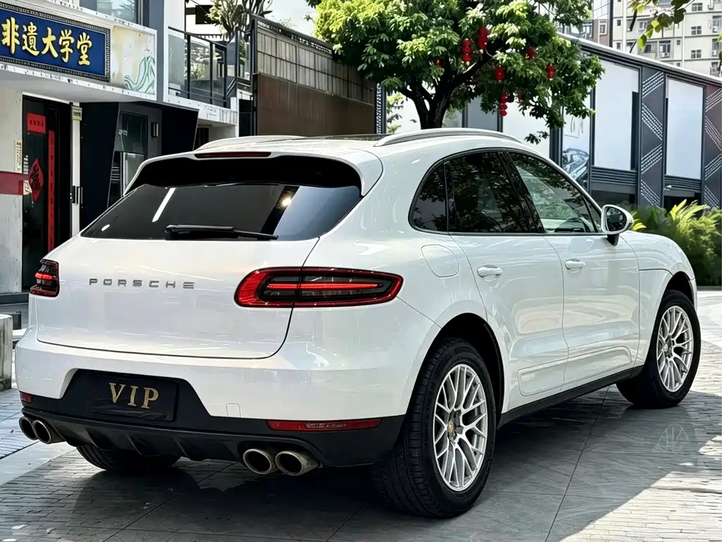 Porsche Macan — миниатюра 7