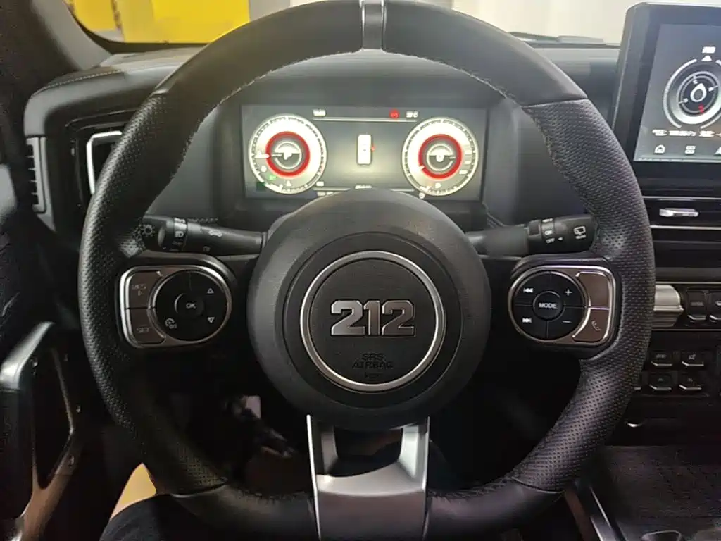 212 212 T01 — миниатюра 11