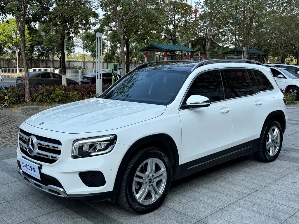 Mercedes-Benz GLB 2023