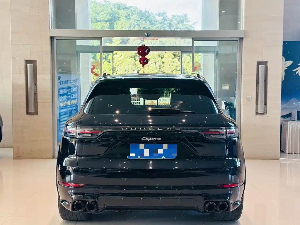 Porsche Cayenne — миниатюра 7