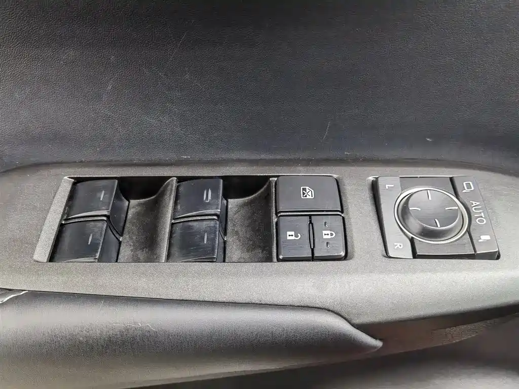 Lexus NX 2015 200t