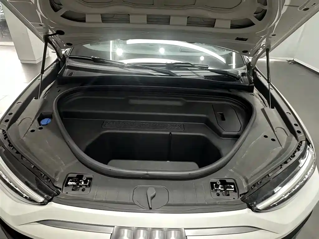 Audi Q6L e-tron — миниатюра 8
