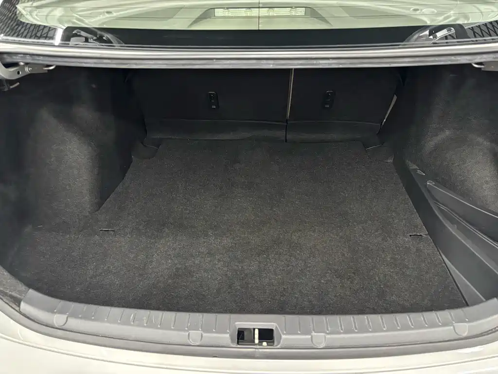Toyota Corolla — миниатюра 12