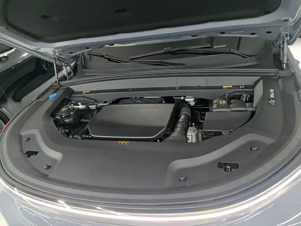 Li Auto Li L8 — миниатюра 20