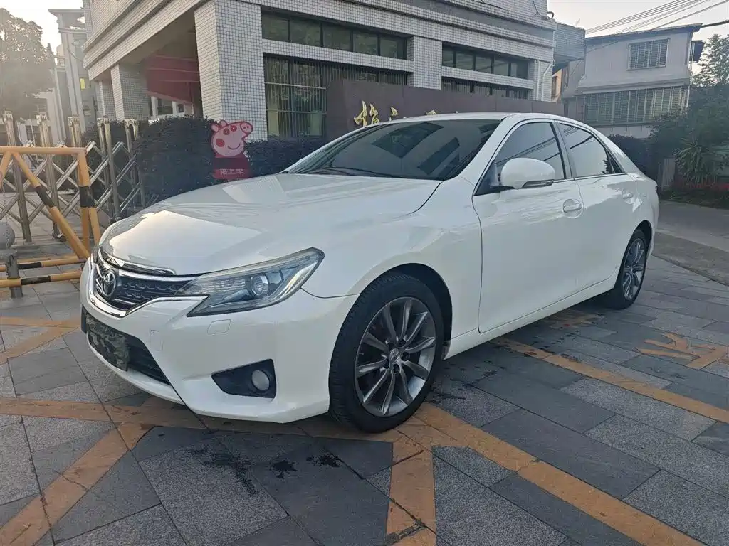 Toyota Reiz 2014