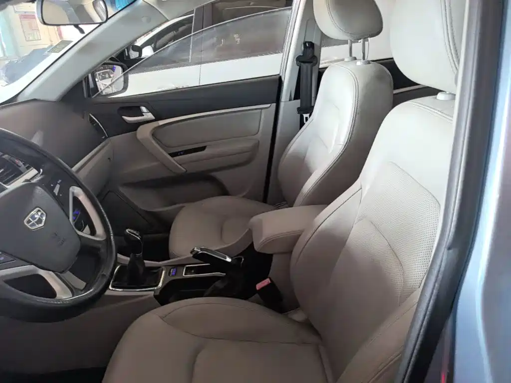 Geely Emgrand — миниатюра 15