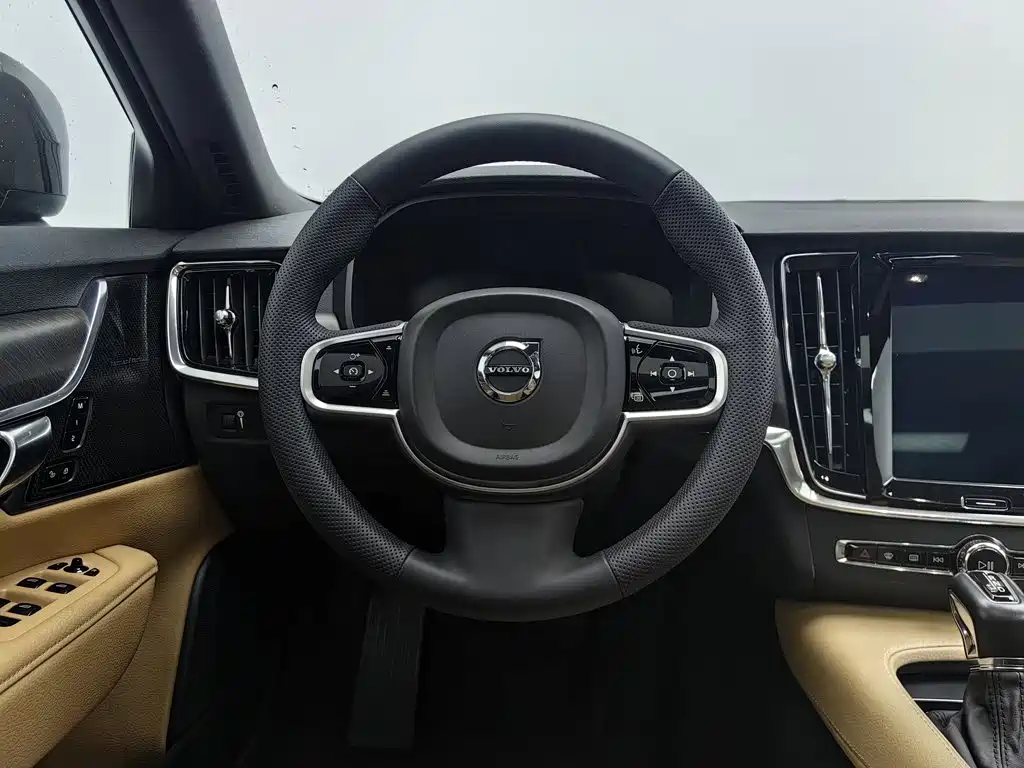 Volvo V90 — миниатюра 11