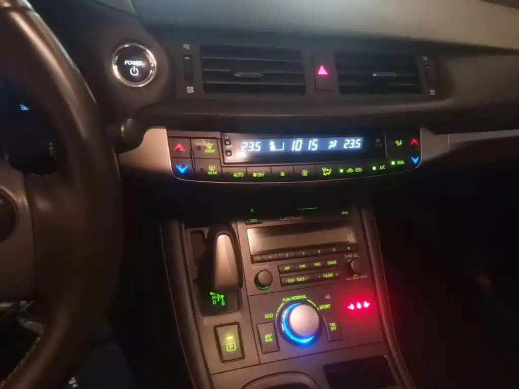 Lexus CT — миниатюра 13