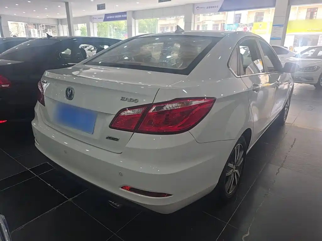 Changan Eado — миниатюра 7
