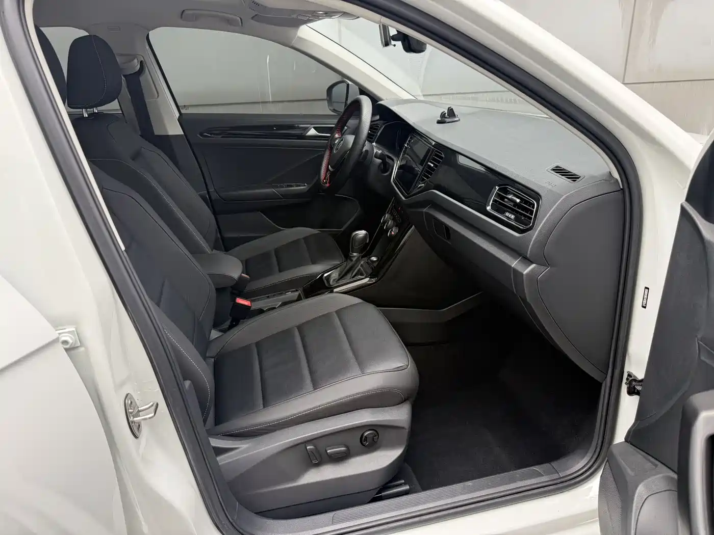 Volkswagen T-ROC exploring Songs id 4538960 из Китая 8