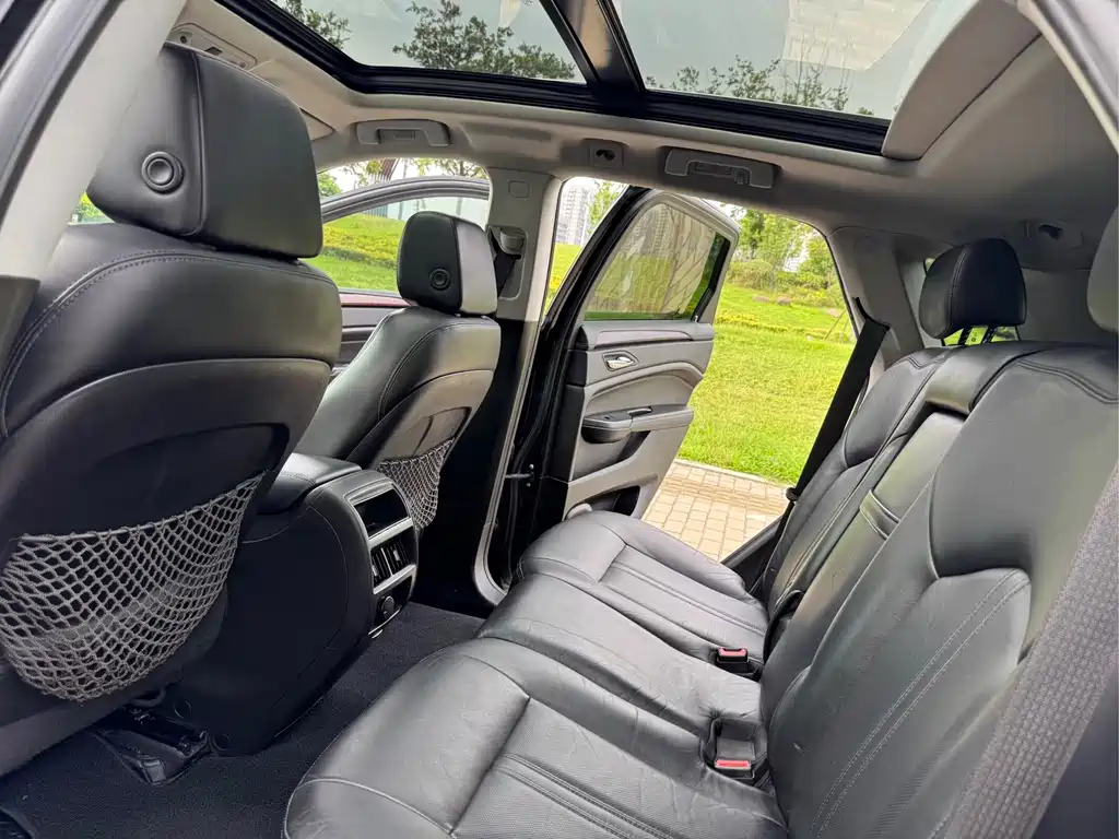 Cadillac SRX — миниатюра 8