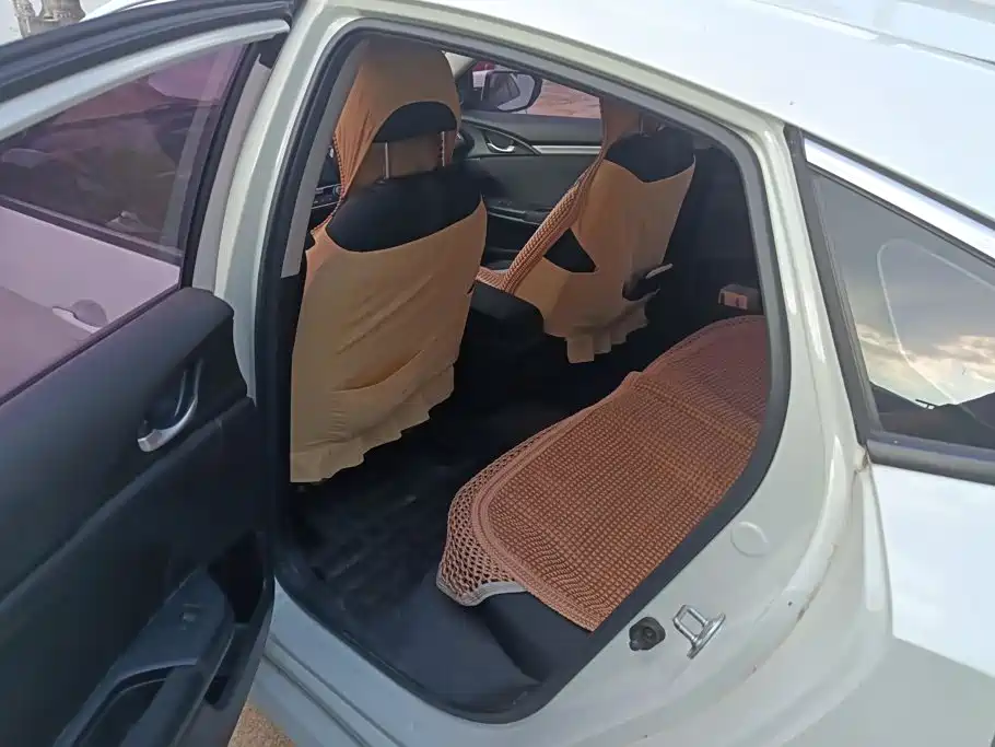 Honda Civic — миниатюра 9