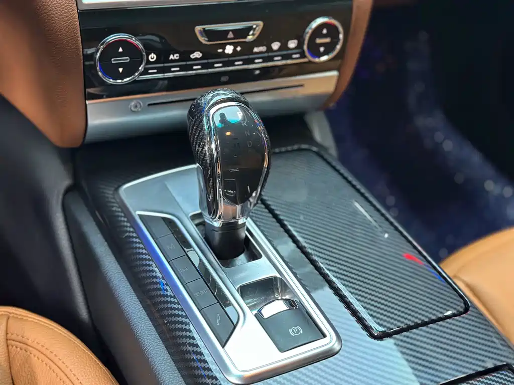 Maserati Quattroporte — миниатюра 11