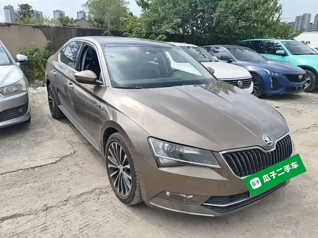 Skoda Superb — миниатюра 4
