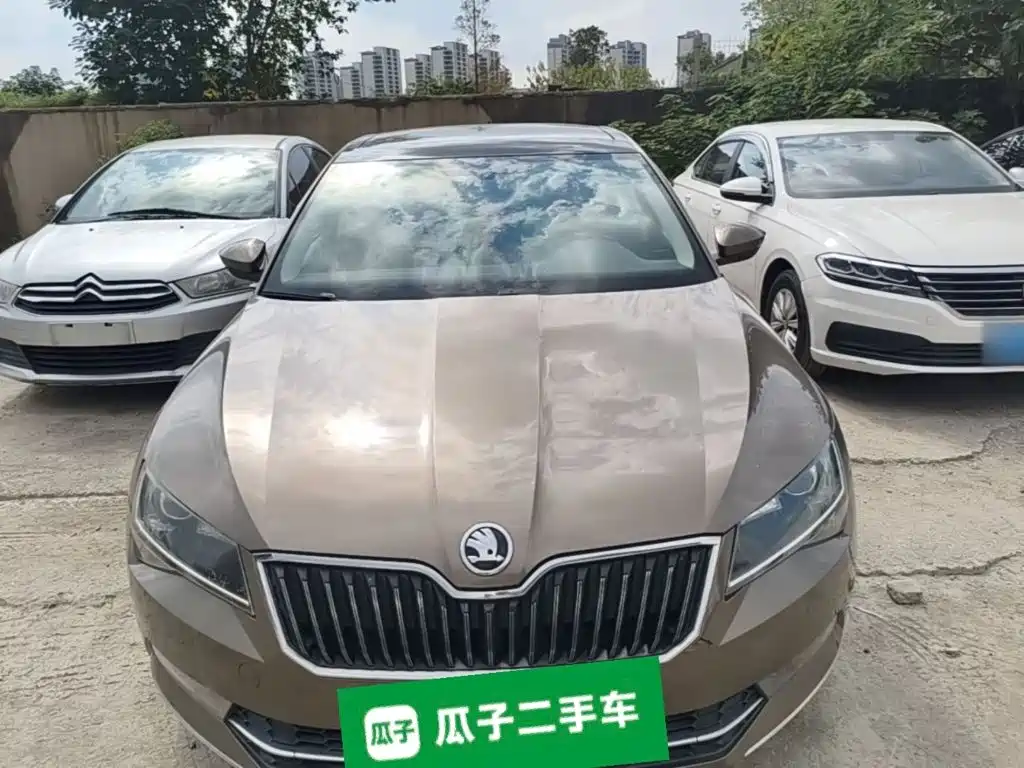 Skoda Superb — миниатюра 3