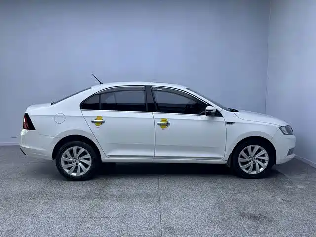 Skoda Rapid — миниатюра 5