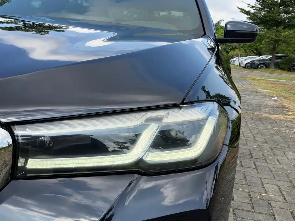 BMW 5 Series — миниатюра 20