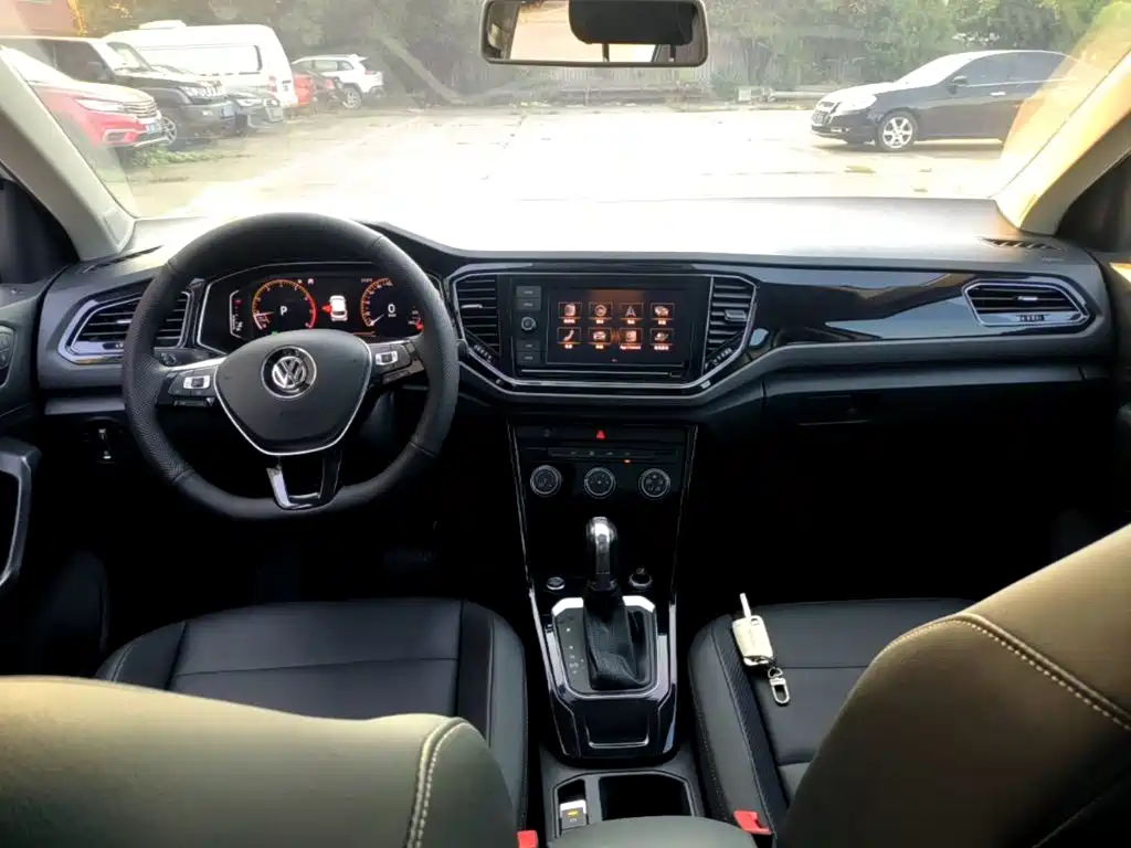 Volkswagen T-Roc — миниатюра 10