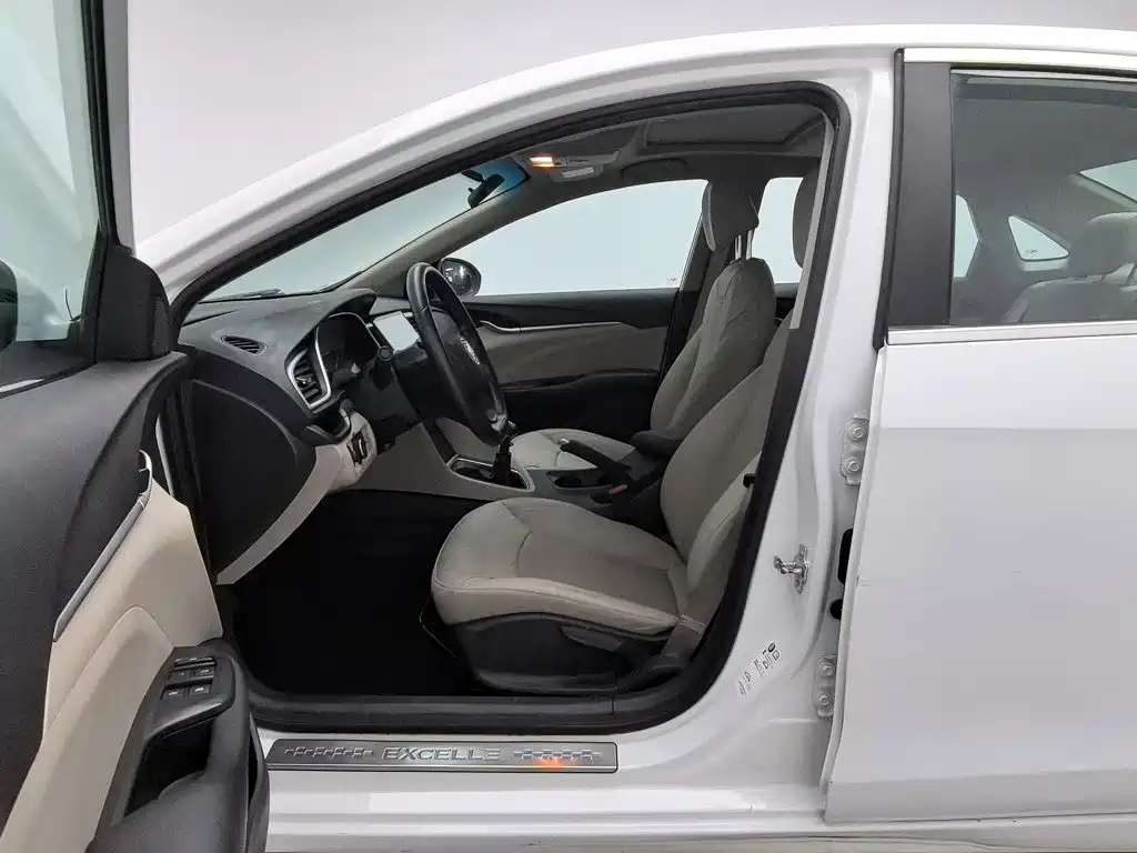 Buick Excelle — миниатюра 10