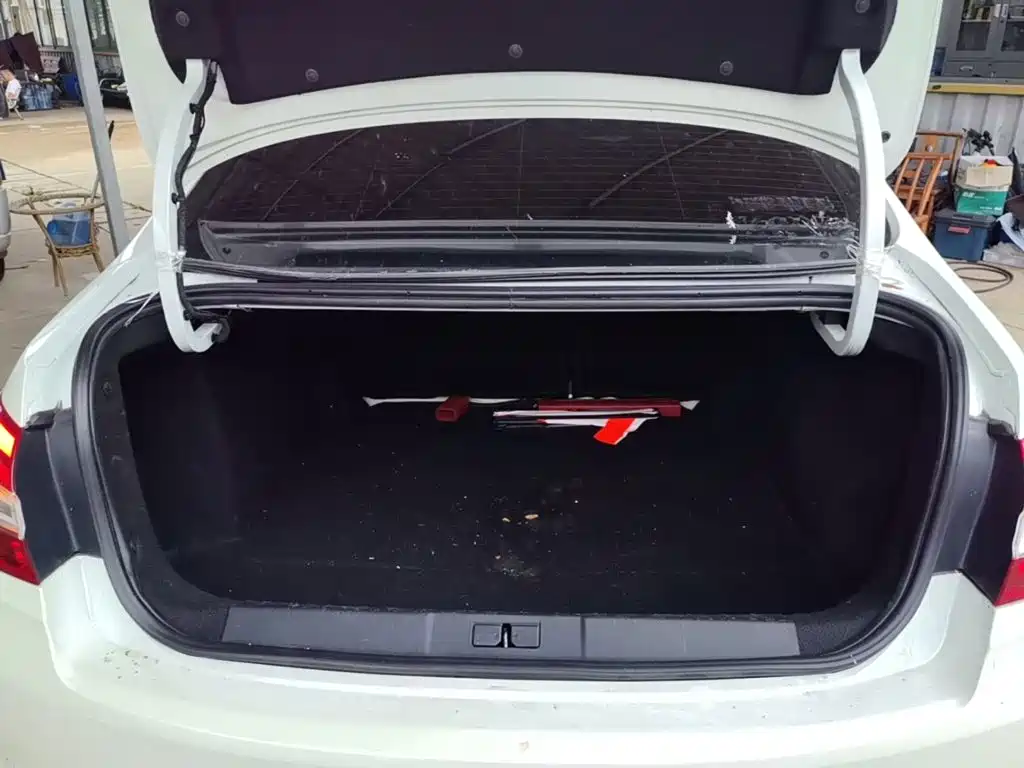 Peugeot 408 — миниатюра 19