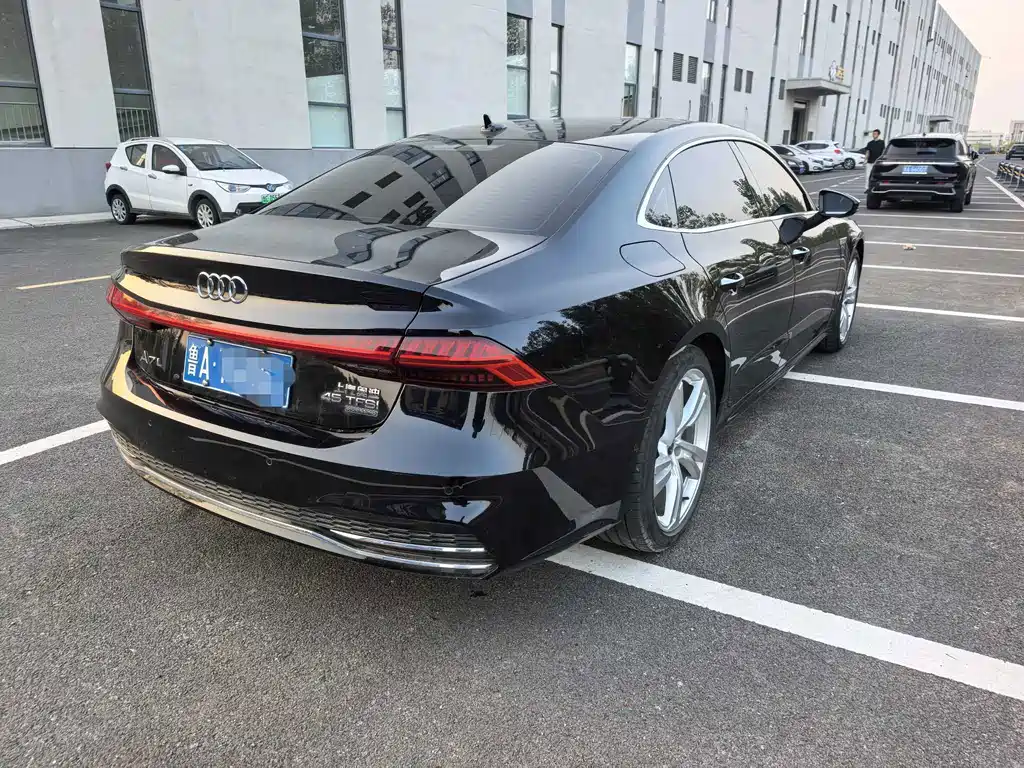 Audi A7L — миниатюра 5