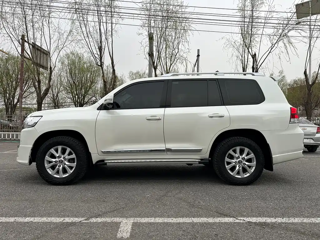 Toyota Land Cruiser 2019 4.0L AT