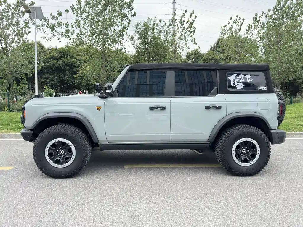 Ford Bronco — миниатюра 13