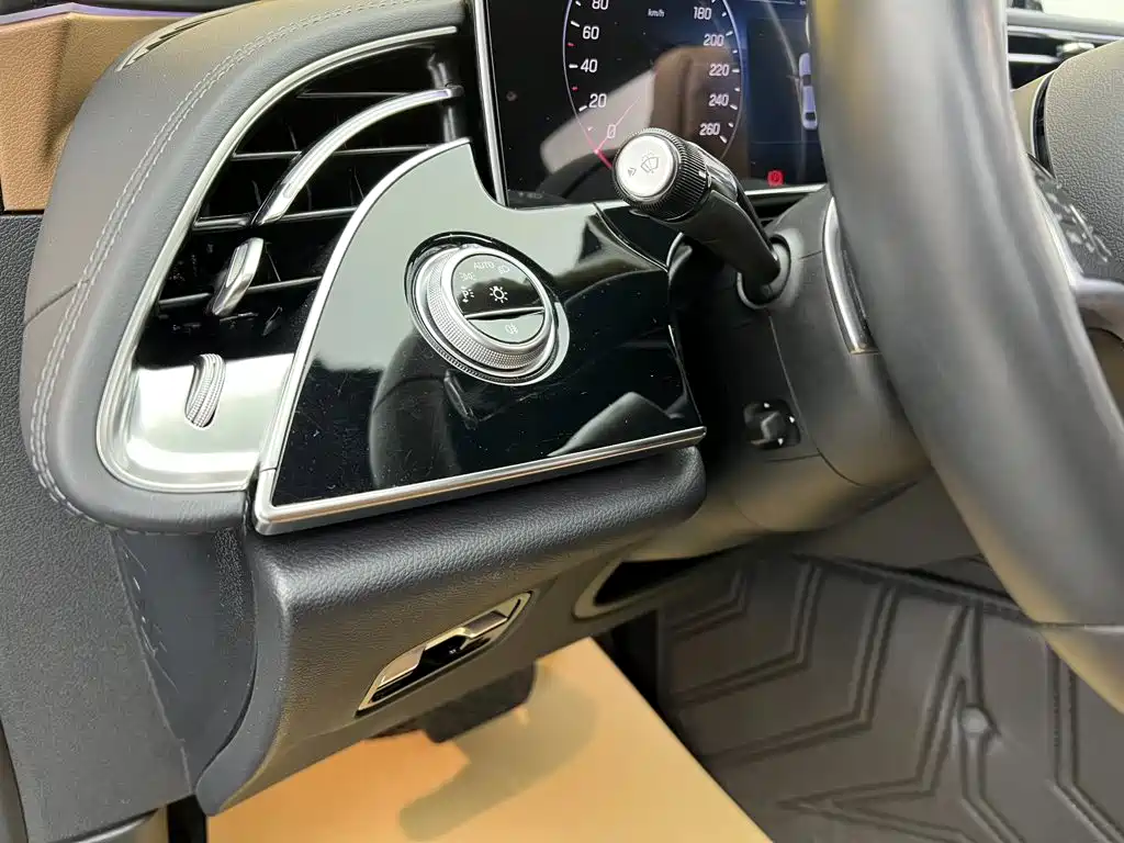 Mercedes-Benz E-Class — миниатюра 30