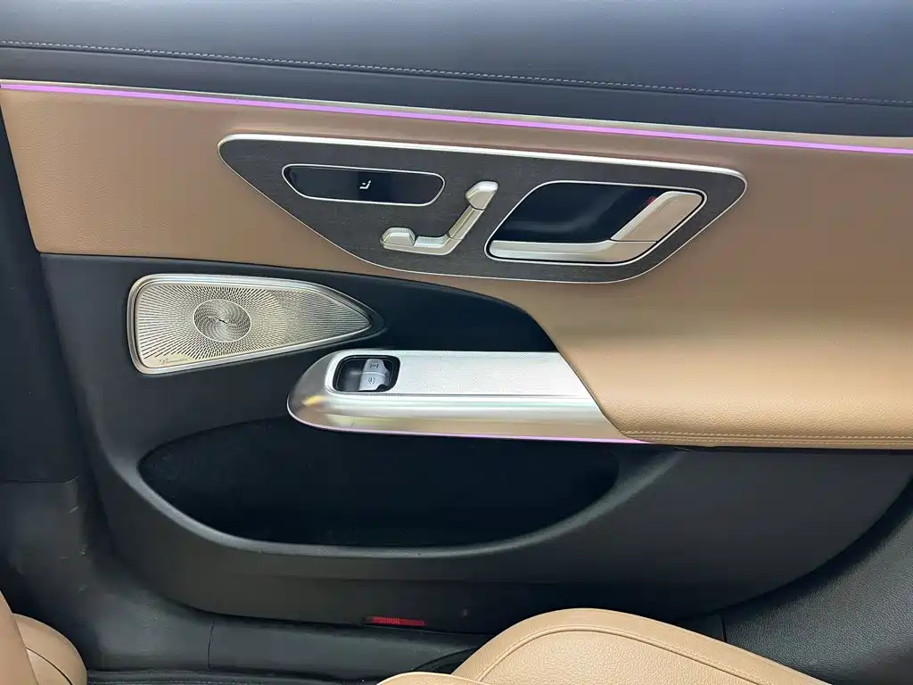 Mercedes-Benz E-Class — миниатюра 36