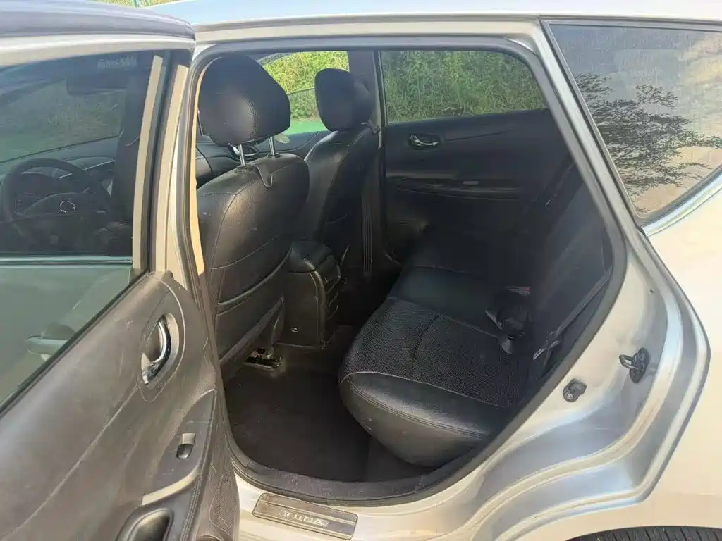 Nissan Tiida — миниатюра 8
