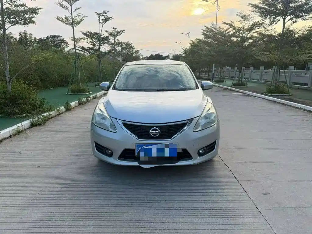 Nissan Tiida — миниатюра 2