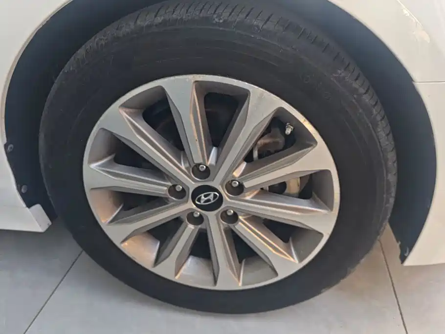 Hyundai Sonata — миниатюра 6