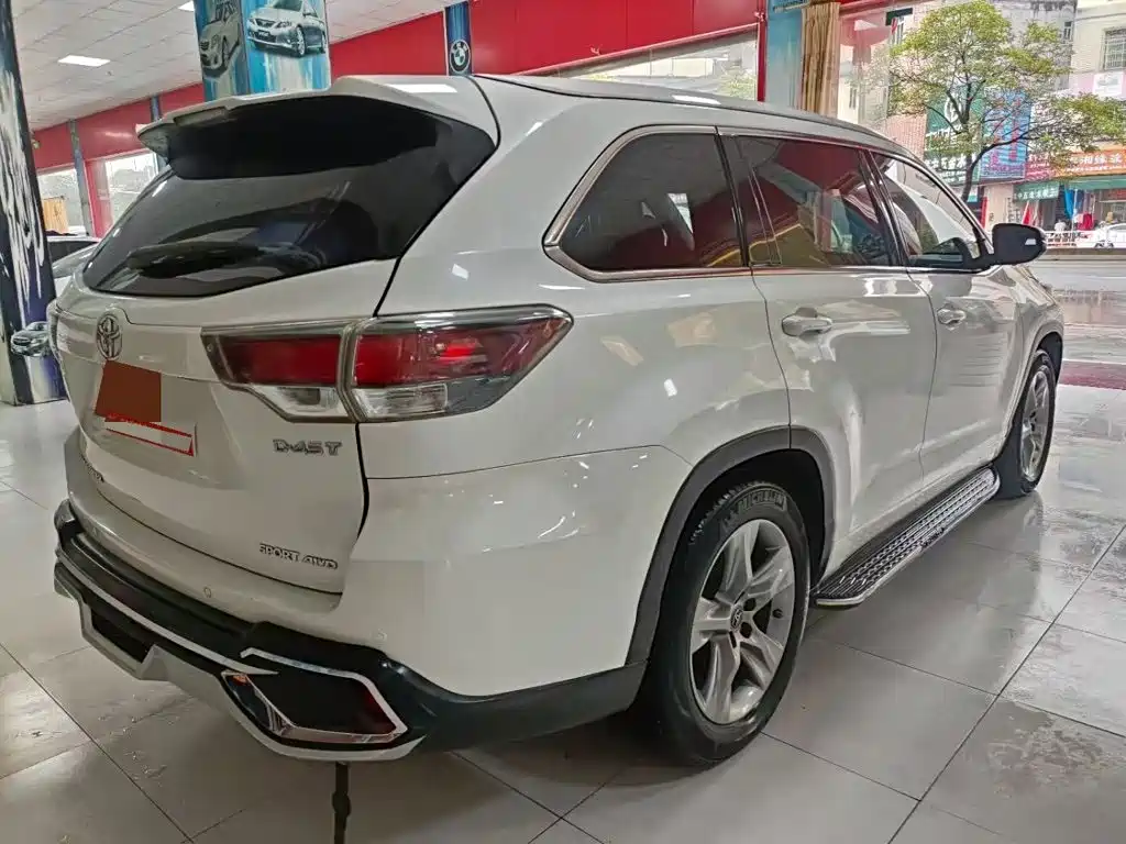 Toyota Highlander 2015 2.0T Luxury 7 мест