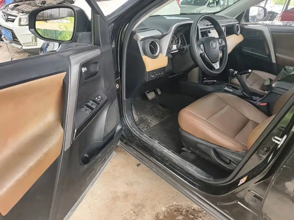 Toyota RAV4 — миниатюра 16