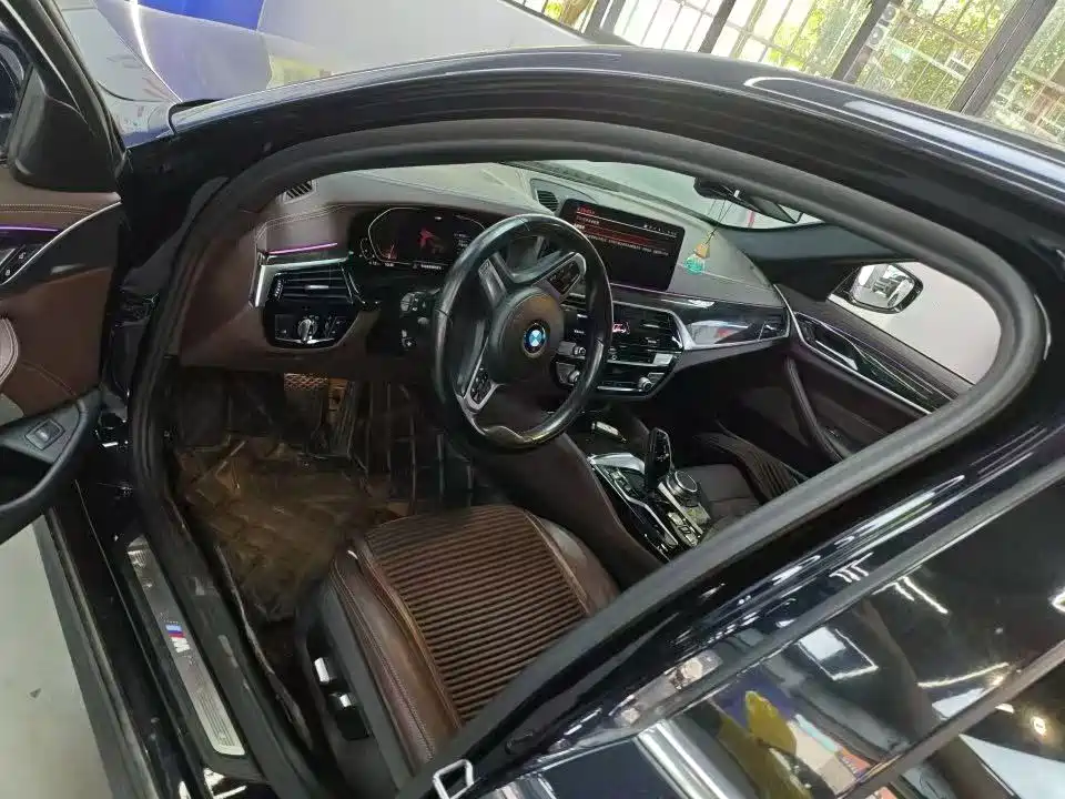 BMW 5 Series — миниатюра 5