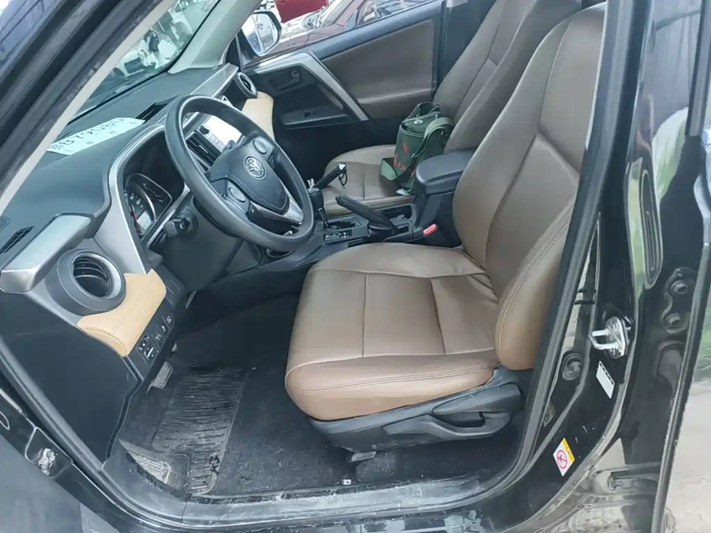Toyota RAV4 — миниатюра 15