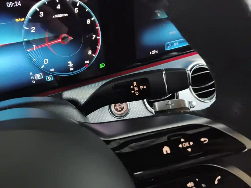 Mercedes-Benz E-Class — миниатюра 14