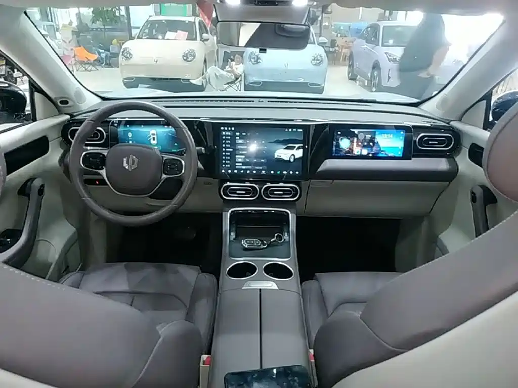 Leapmotor Leapmotor C11 — миниатюра 10